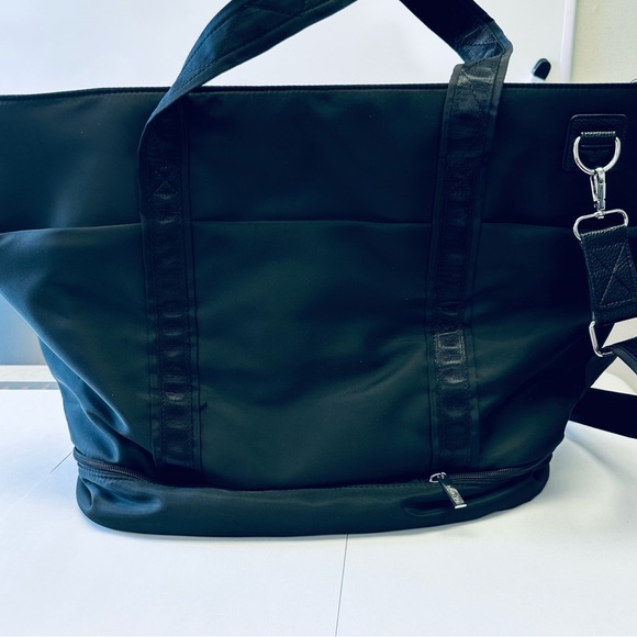 Rachel Zoe Black 2 PC Travel Tote Bag with Wristlet Detachable Shoulder Strap - Picture 6 of 16